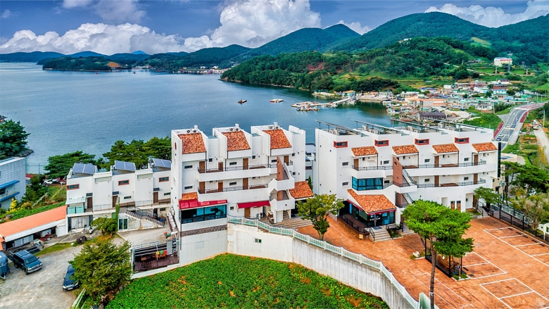 자연과 어우러진 전객실 통영바다 오션뷰 정보