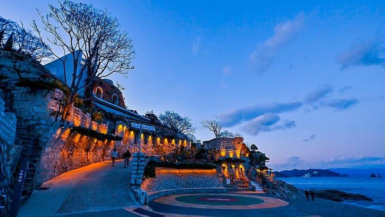 거제 장목면 매미성