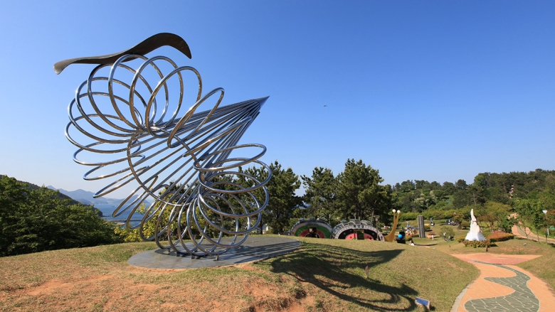 거제 능포양지암조각공원