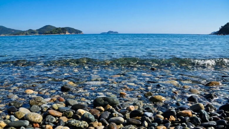 조용한 몽돌해변