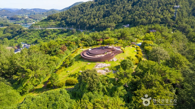 코끼리 어금니를 닮은 달아공원