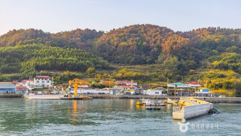 두개의 항구, 여유로운 섬 산책
