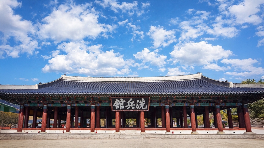 국보 목조 건물의 위엄