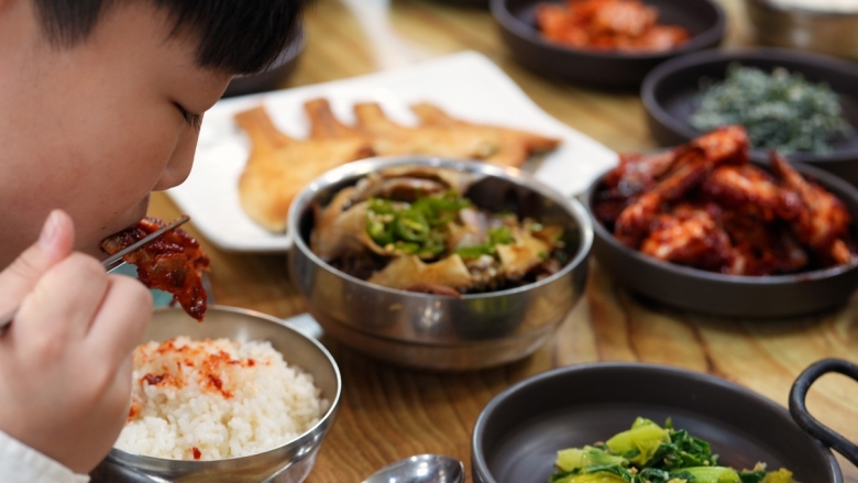 거제 장승포, 20년 전통 밥도둑 싱싱게장